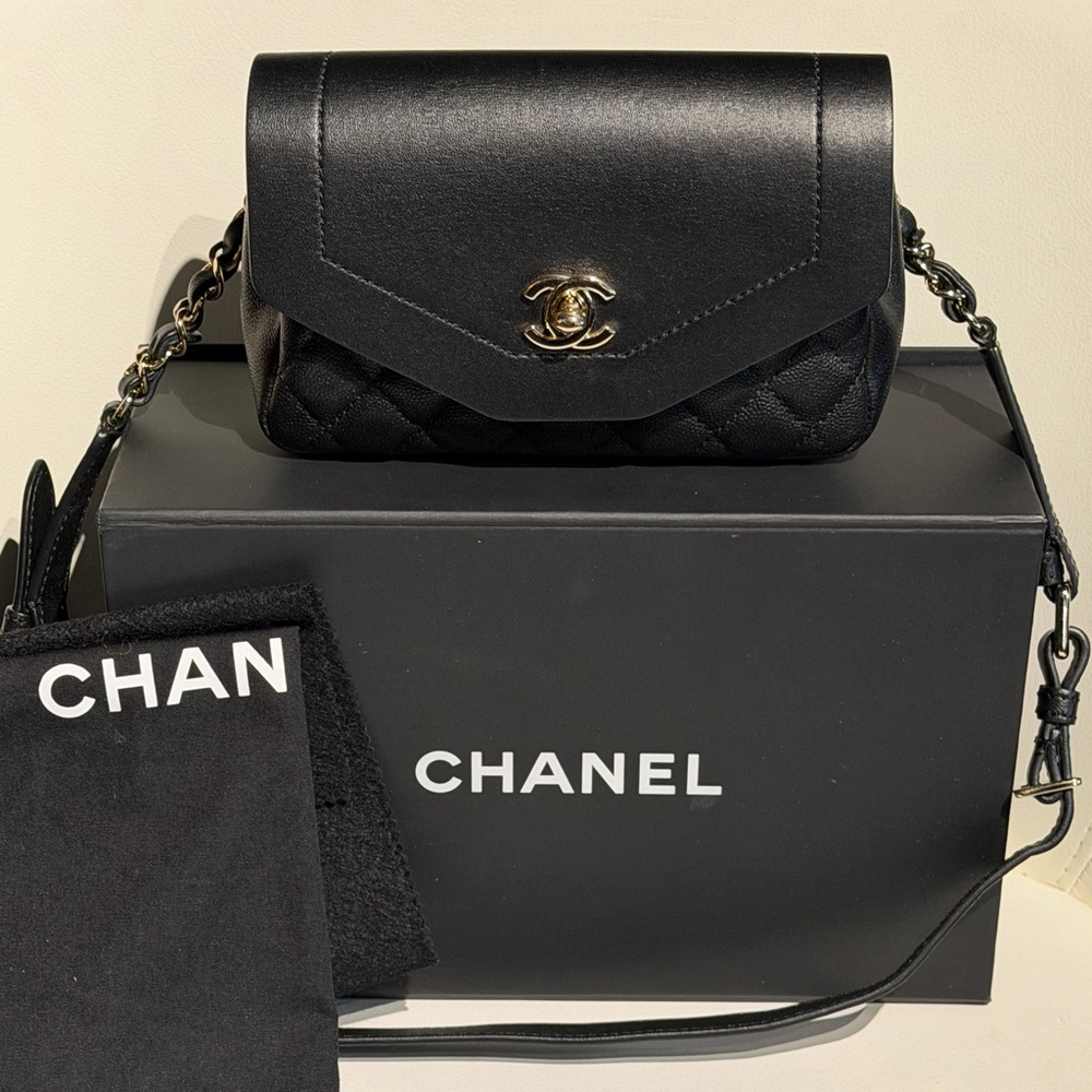 CHANEL BELT BAG - BLACK